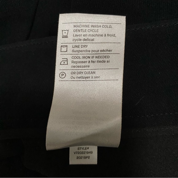 Vince Pleat Front Short - Size 2 - Picture 12 of 13